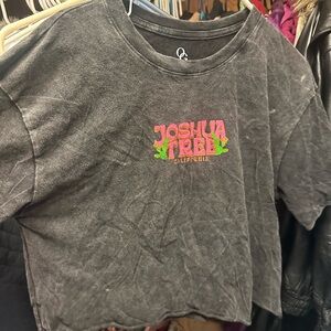 Joshua Tree Graphic Crop‎ Top - Black